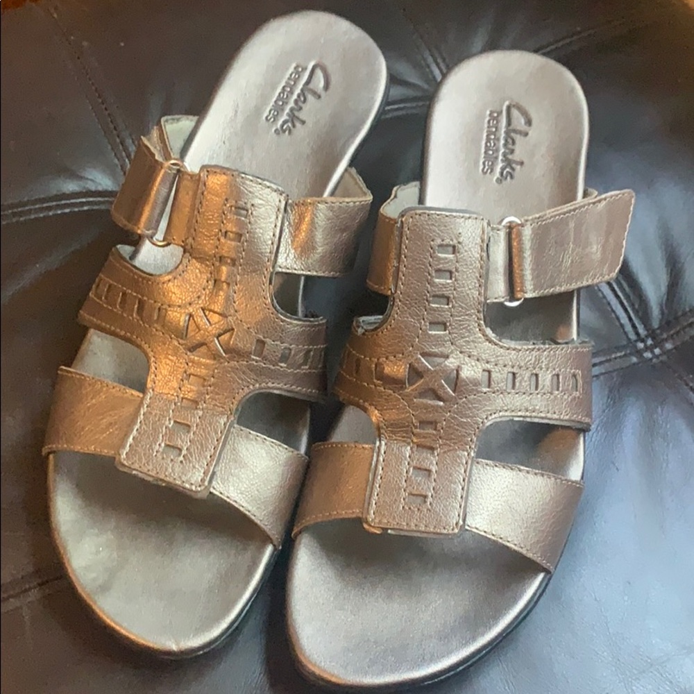 NWOT - Clark’s Size 8 Heeled Sandals